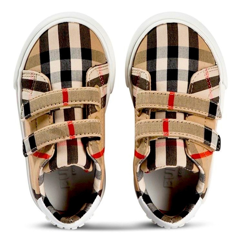 BURBERRY KIDS
Vintage Check Sneakers. Socks as a gift
